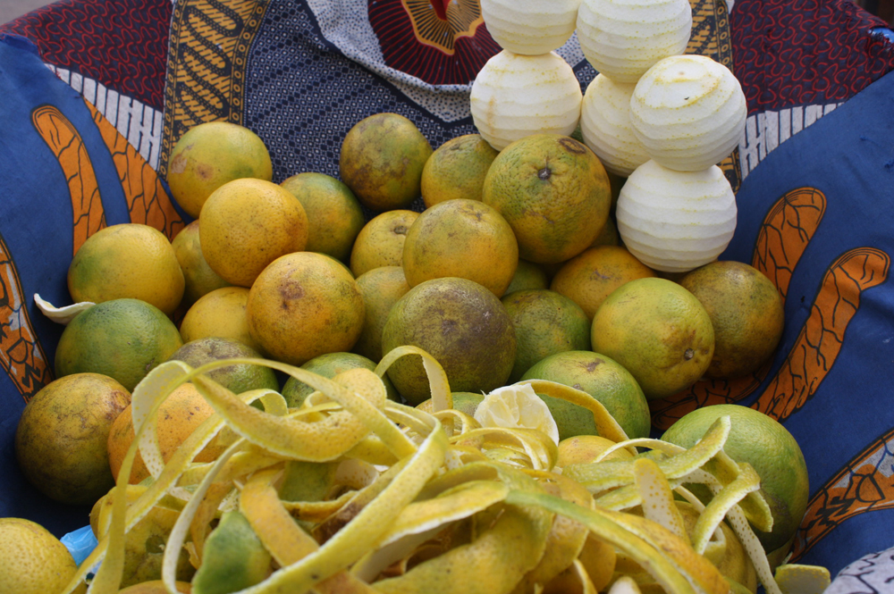 Zitronen: Markstand in Liberia (c) Jutta Boysen